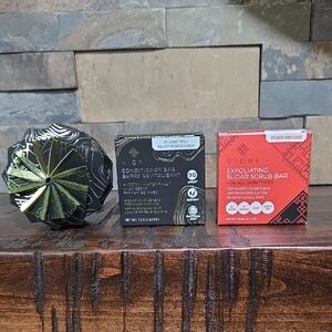 Viori Shampoo & Conditioner and Sugar Scrub Bars.